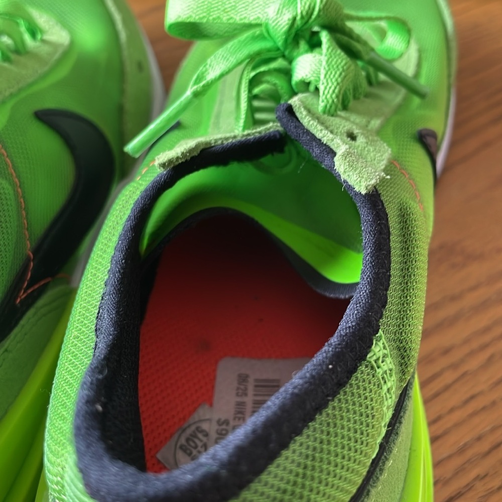 Nike Waffle One Electric Green GS Shoes - Size Youth Kids 6Y - Picture 6 of 11